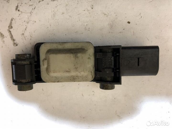 Датчик удара Audi 8E0959651B