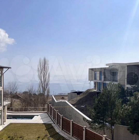 Дом 265 м² на участке 7 сот.