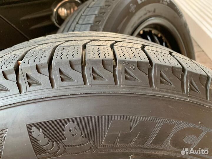 Колеса в сборе r17 235 65 зимние Michelin x ice2