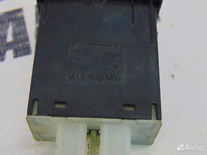 Кнопка обогрева сидений для Chery Bonus 2011-2014