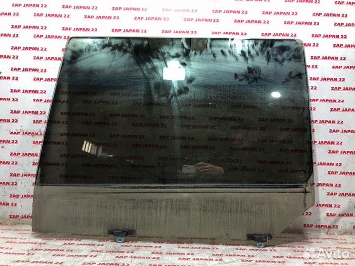 Стекло боковое заднее левое Toyota Town Ace Noah