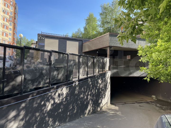 Машиноместо, 18 м²