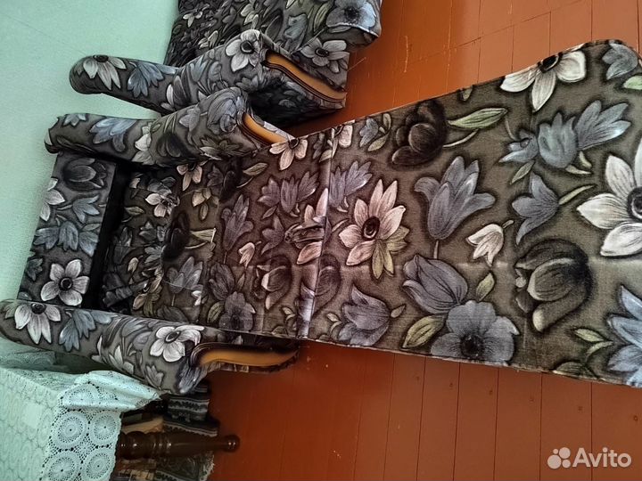 Диван и кресло