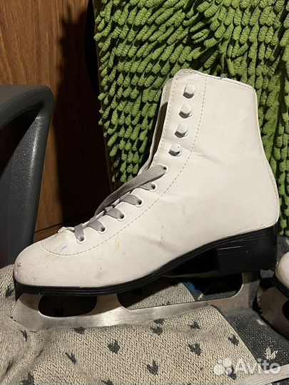 Коньки фигурные 39 размер