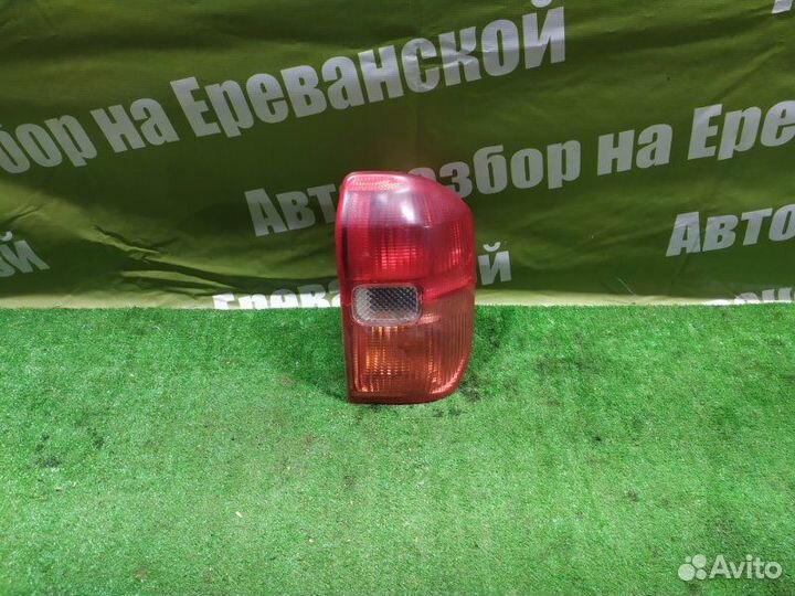 Фонарь задний правый Toyota Rav4 ZCA26 1ZZ-FE 2001