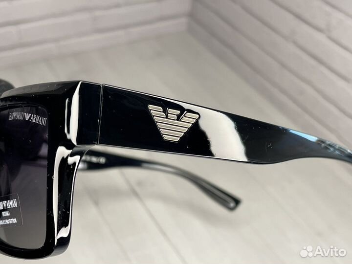 Солнцезащитные очки мужские armani