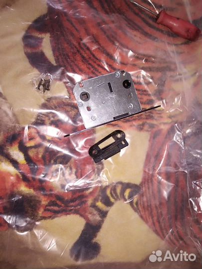 Замок магнитный с ответной планкой