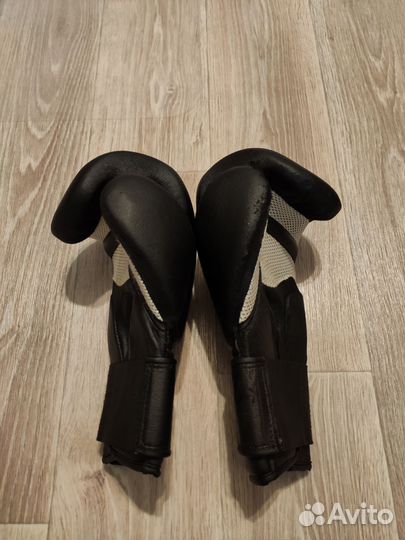 Боксерские перчатки viking 4 10 oz