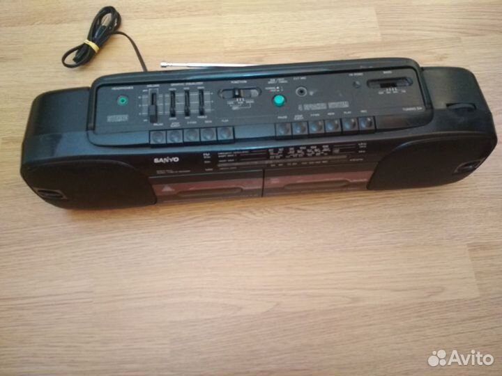 Двухкассетная магнитола Sanyo MW719k