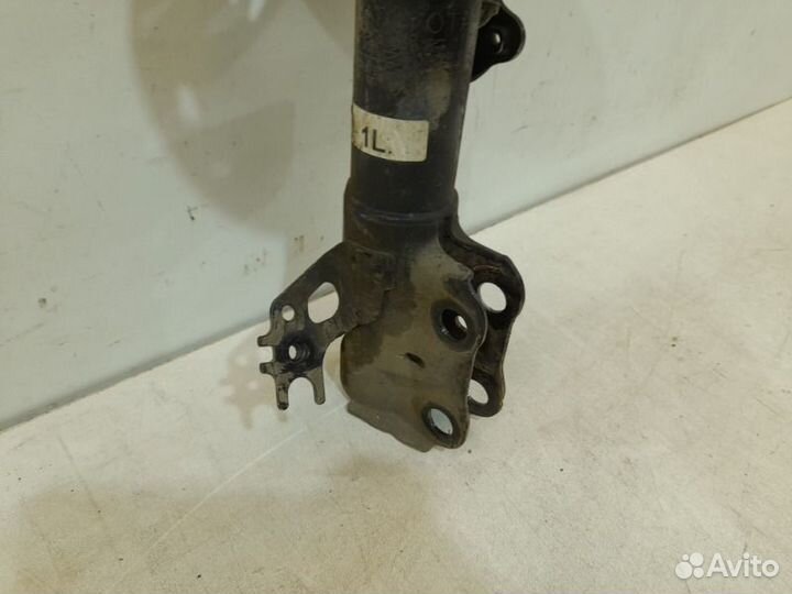 Амортизатор передний левый Toyota Camry V70 2018