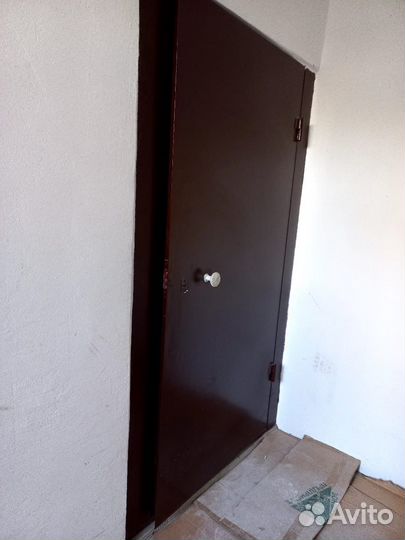 Металлическая дверь бу