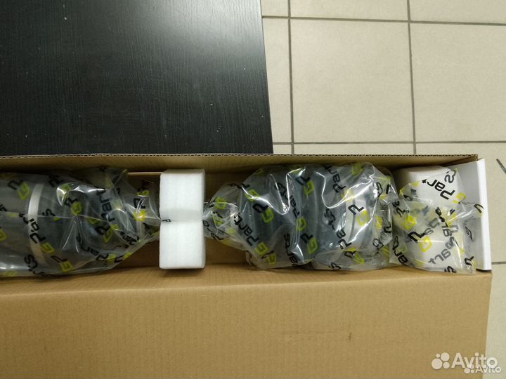 VO36000531 Привод правый S60,V70 2.4 AWD -2007г