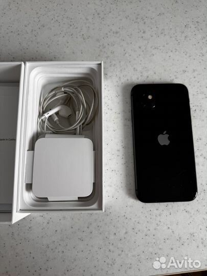 iPhone 11, 64 ГБ
