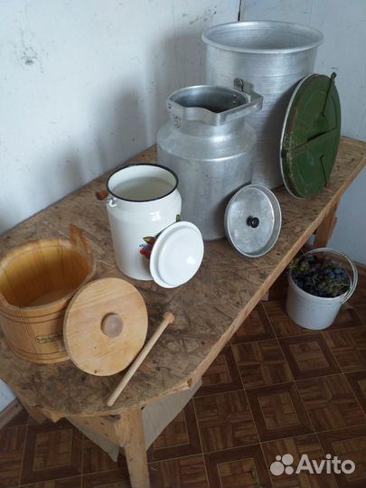 Продаются бидон алюминиевый 10л.,и эмал 3л. Торг