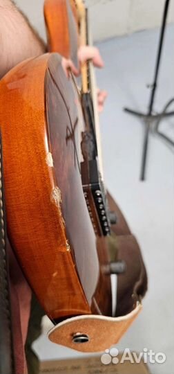 8 струнная электрогитара