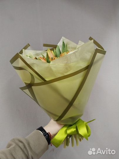 Букет из 15 оранжевых пионовидных тюльпанов