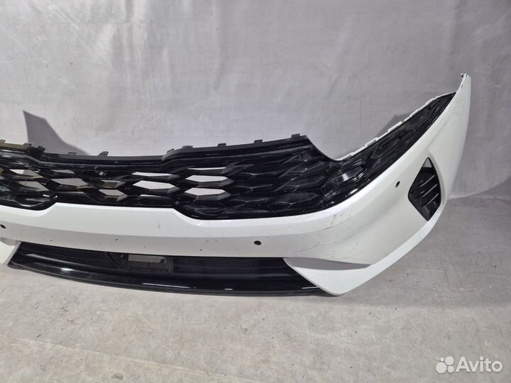 Передний бампер Kia K5 б/у