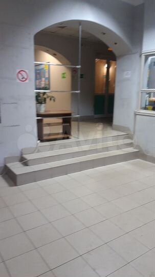 Этаж с офисами в бизнес- центре