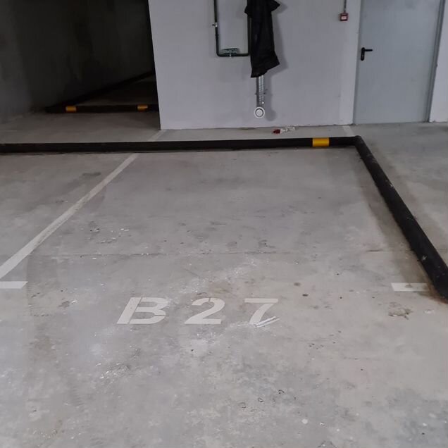 Машиноместо, 28 м²
