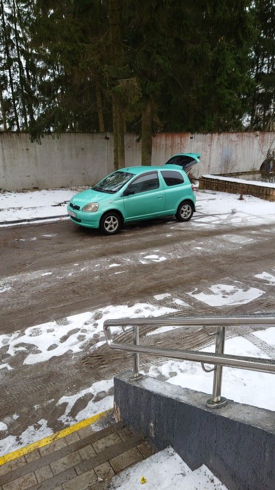 Toyota Vitz: фото владельца