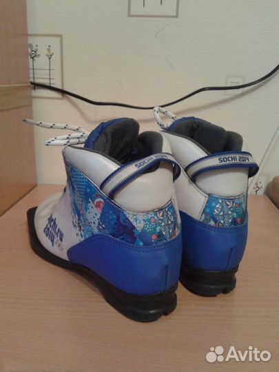 Лыжные ботинки