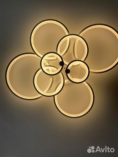 Продам люстрю, новая