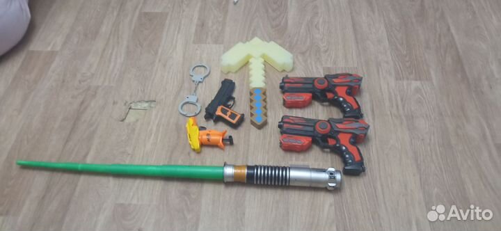 Детские игрушки пистолет