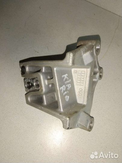 Крепление МКПП Kia Rio