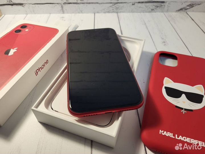 iPhone 11, 64 ГБ
