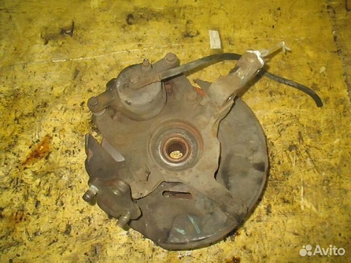 Кулак поворотный передний правый Toyota Corolla ZZE121