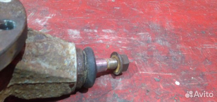 Ситроен С4 кулак передний правый Citroen C4 с абс