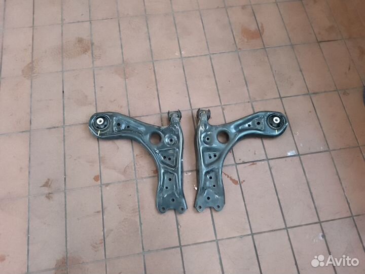 Рычаги передние skoda rapid