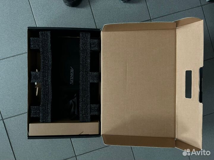 Коробка от ноутбука Aorus 15p