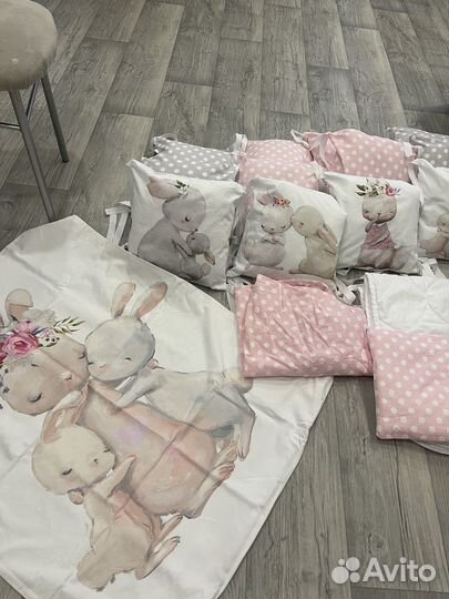 Бортики с постельным бельем для новорожденных