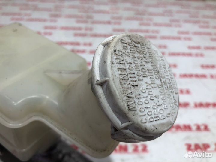 Главный тормозной цилиндр Mitsubishi Delica PD6W