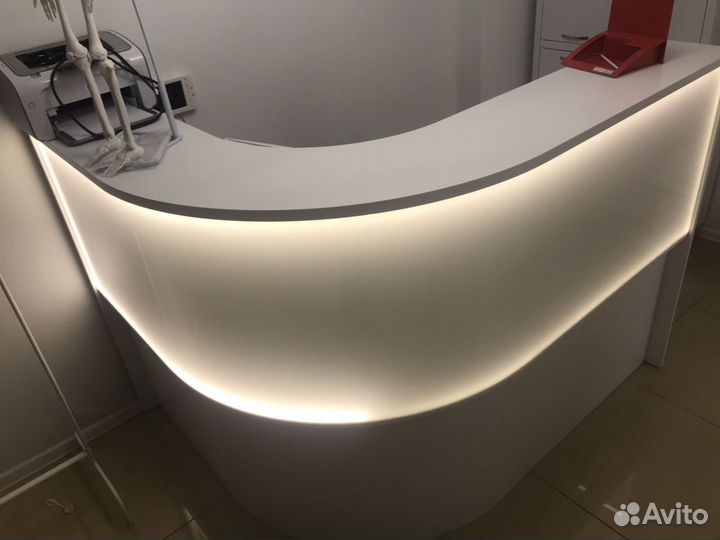 Ресепшен с объемной подсветкой новый. Производство