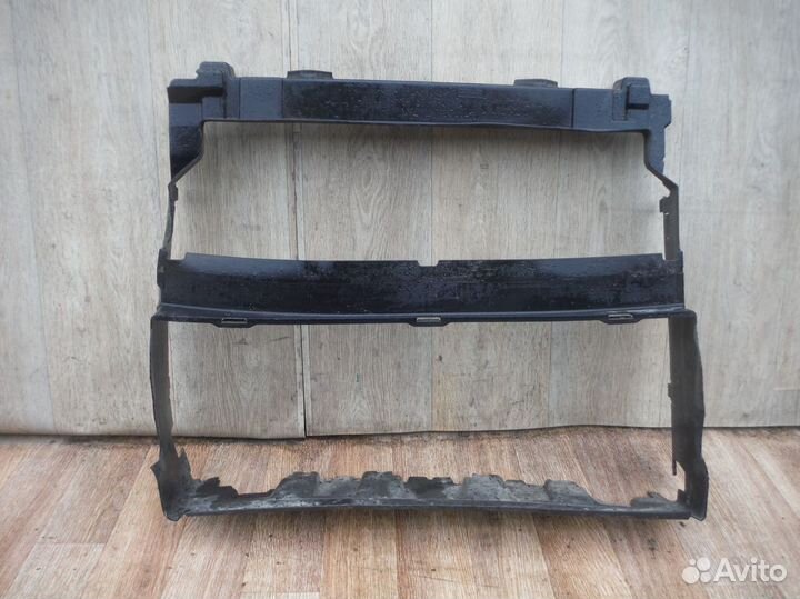 Воздуховод радиатора передний Range Rover 4 2019