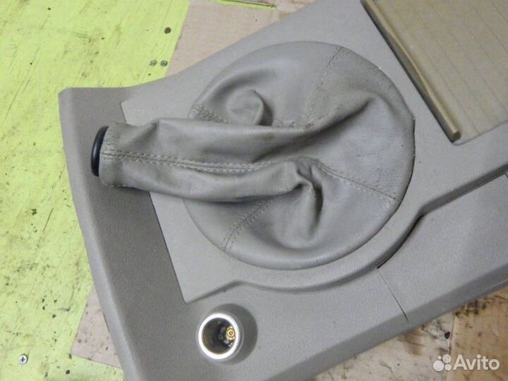 Консоль центральная Ssangyong Kyron 2 2.0 D20DT