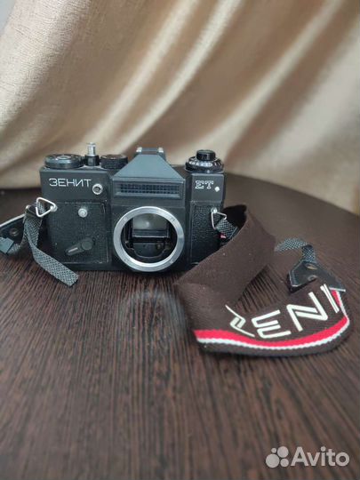 Пленочный фотоаппарат зенит