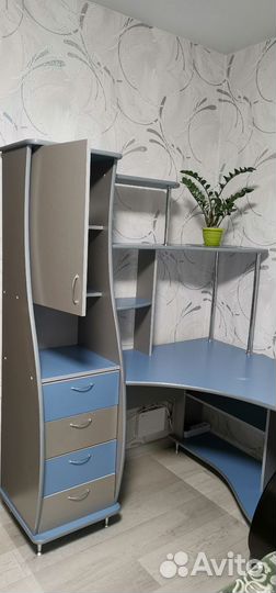 Компьютерный стол