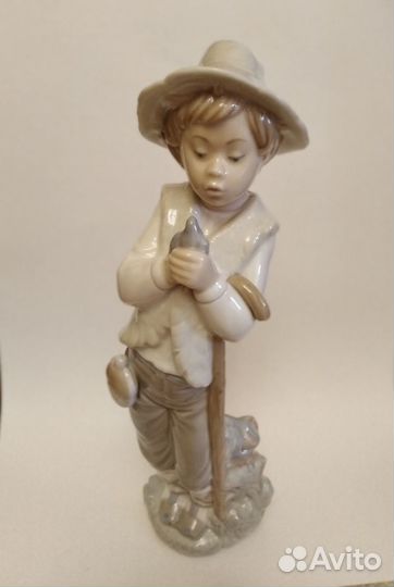 Фарфоровая статуэтка Lladro высокая