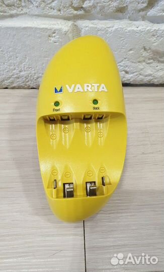 Зарядное устройство Varta Easy Energy Pocket