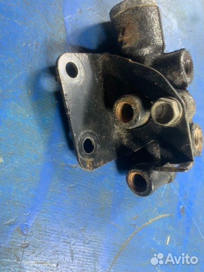 Распределитель тормозной Subaru Impreza GC 2.2