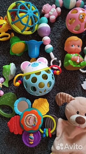 Игрушки для малышей пакетом