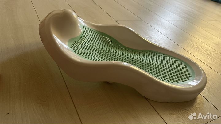 Горка лежак для купания новорожденного