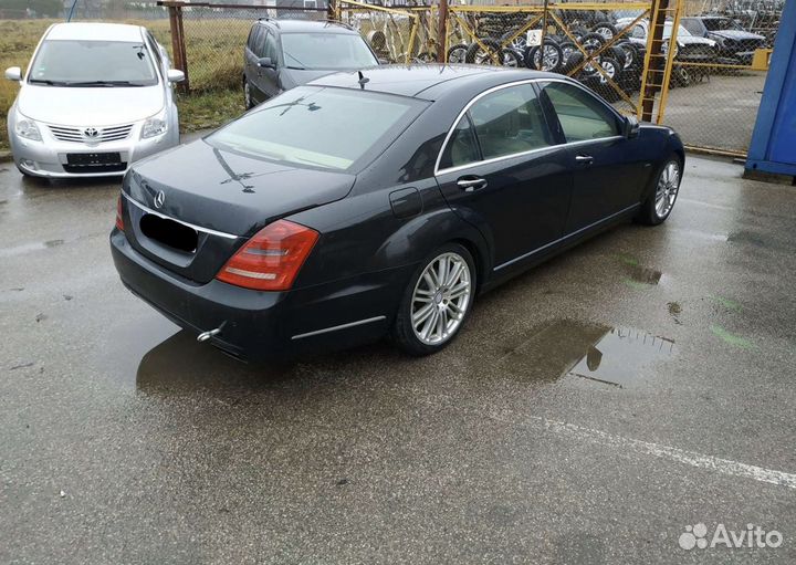 Mercedes w221 2010 г по запчастям
