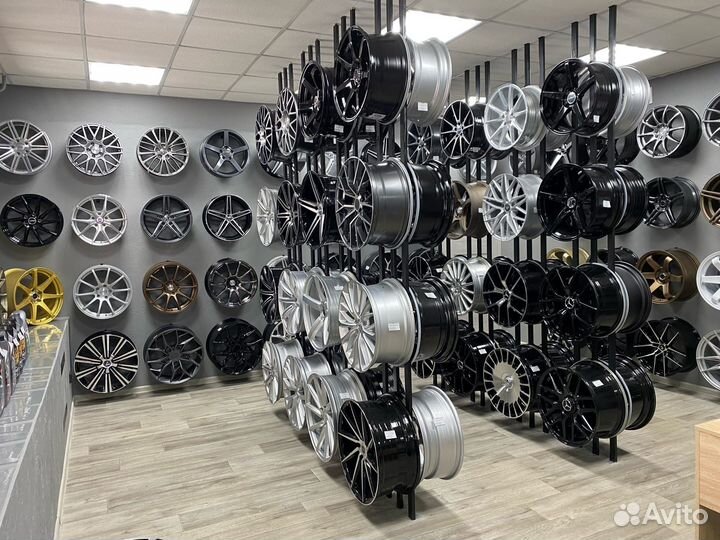 Диски Vossen VPS-303 R18 5x108