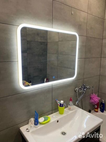 Зеркало с подсветкой для ванной