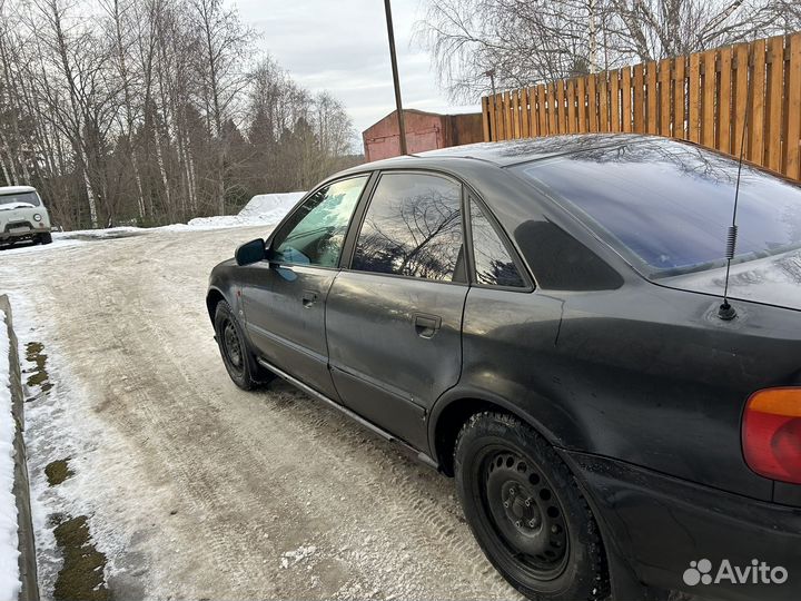 Audi A4 1.6 МТ, 1995, 490 000 км