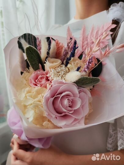 Букеты из стабилизированных цветов и сухоцветов